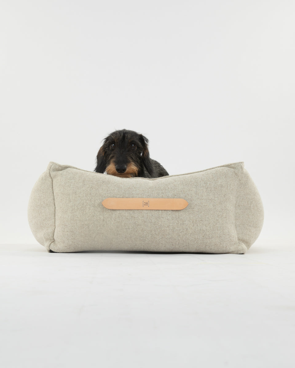 Edward – Hundebett aus Reiner Wolle