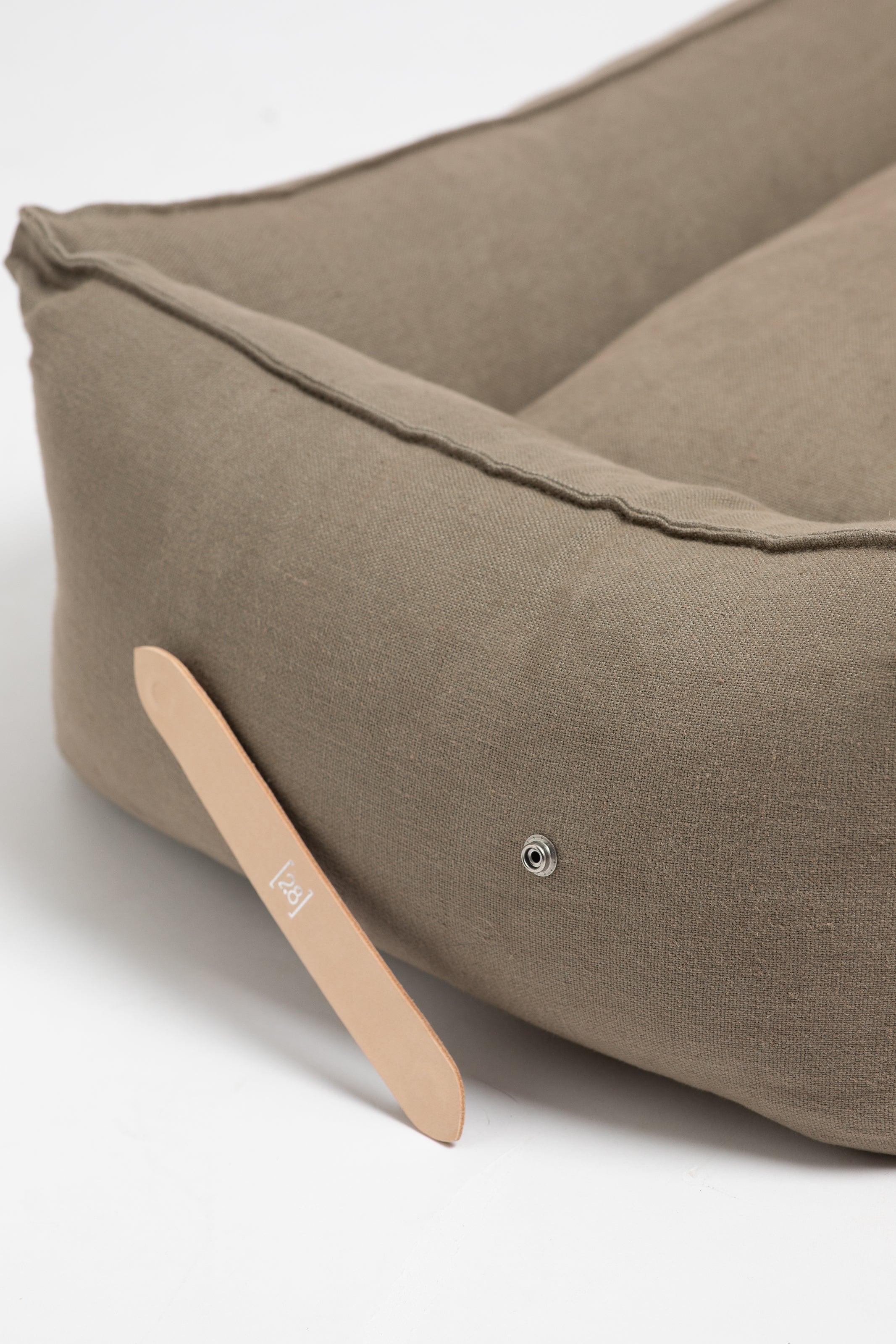 Edward - Pure Linen Dog Bed