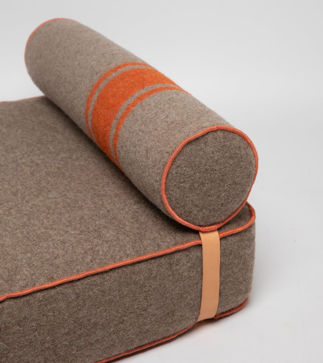 Giampaolo – Lit de jour pour chiens en laine recyclée