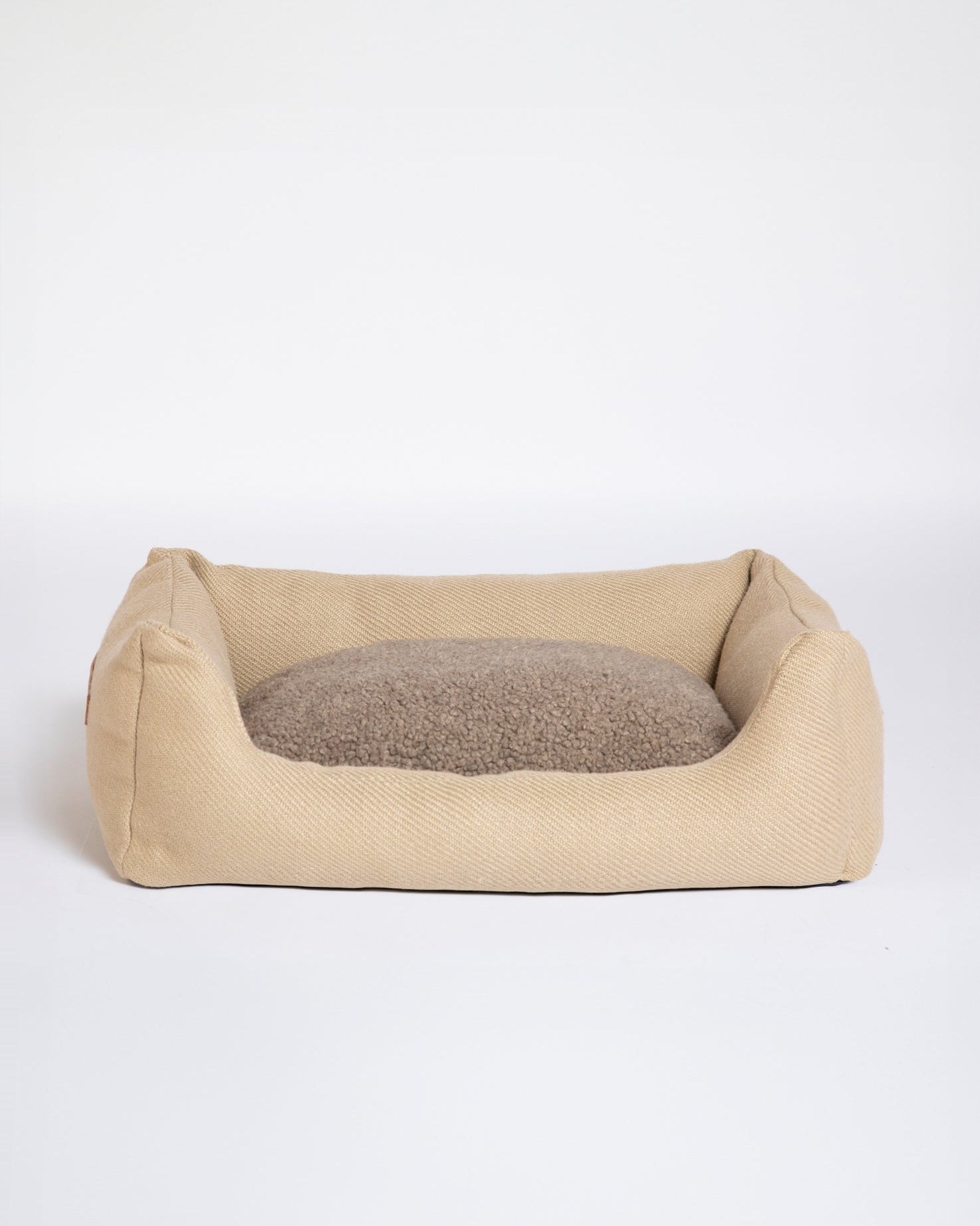 Henri - Jute Dog Bed