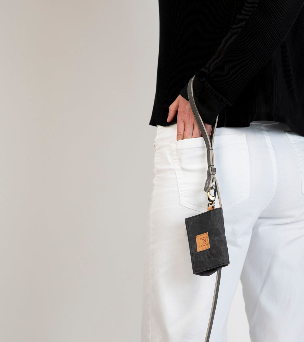 Oliviero Dog Poop Bag Holder