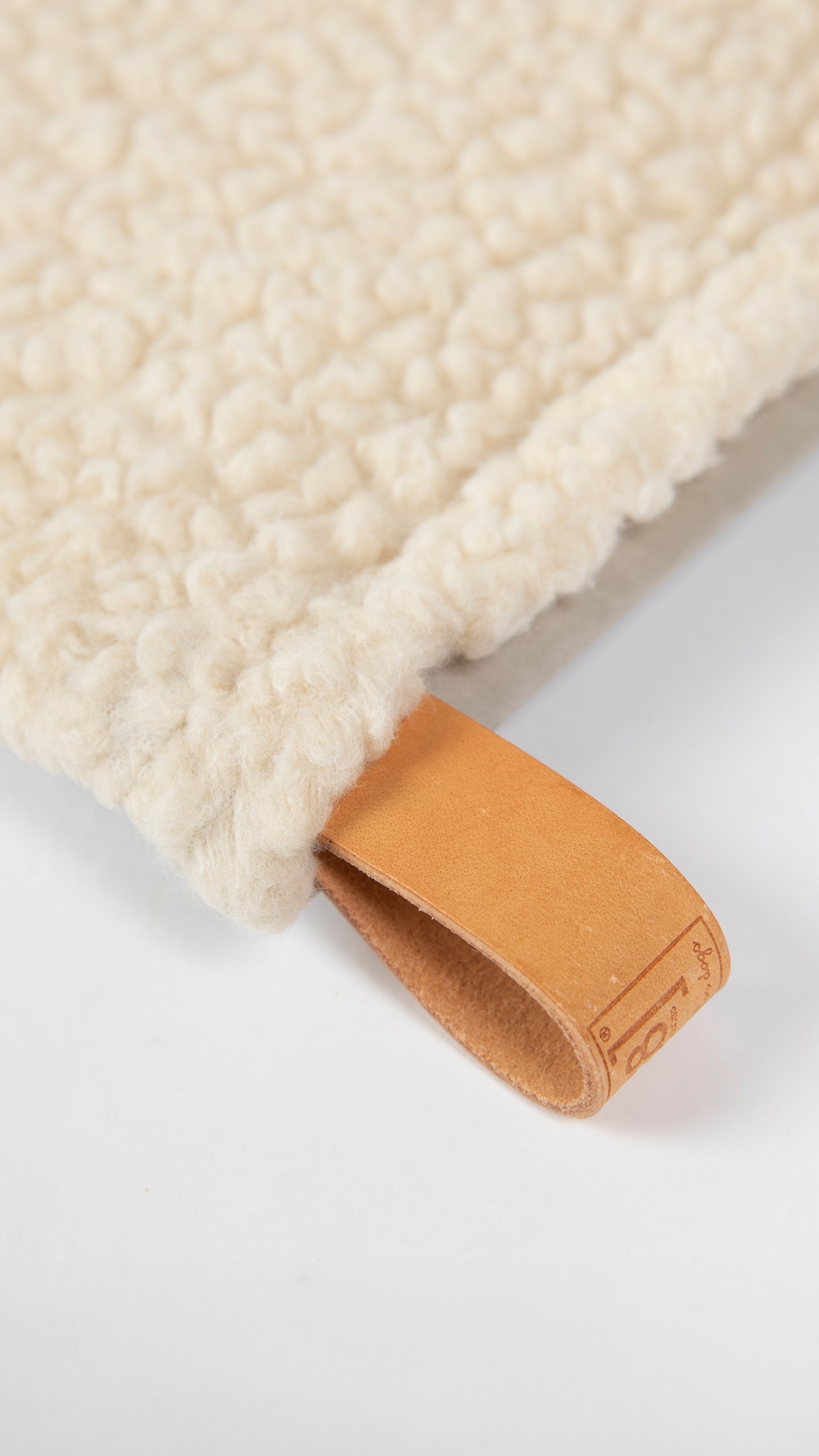 Richard - Cuscino sottile per cani in lana