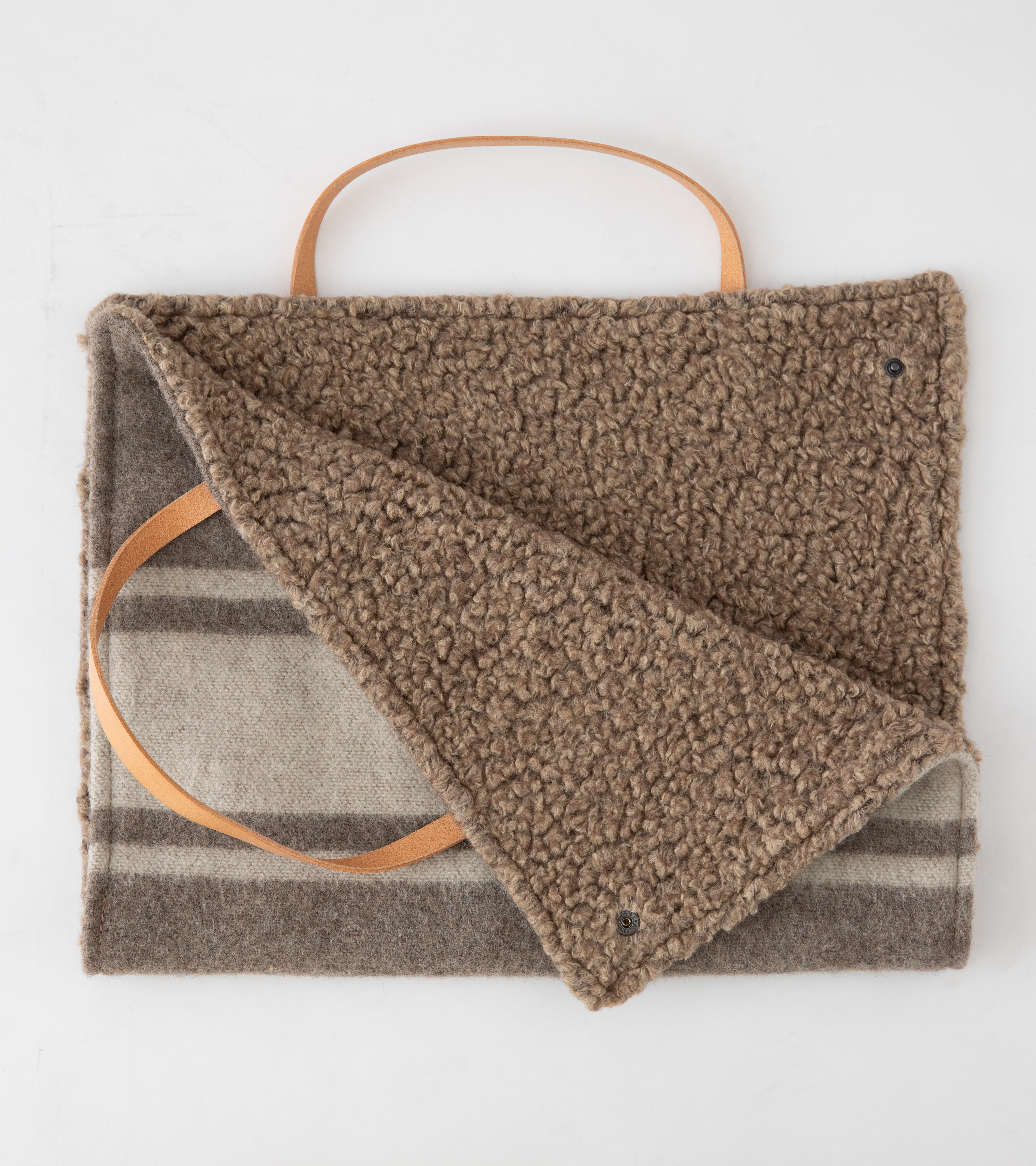 Steve Dog Travel Mat Recycled Wool