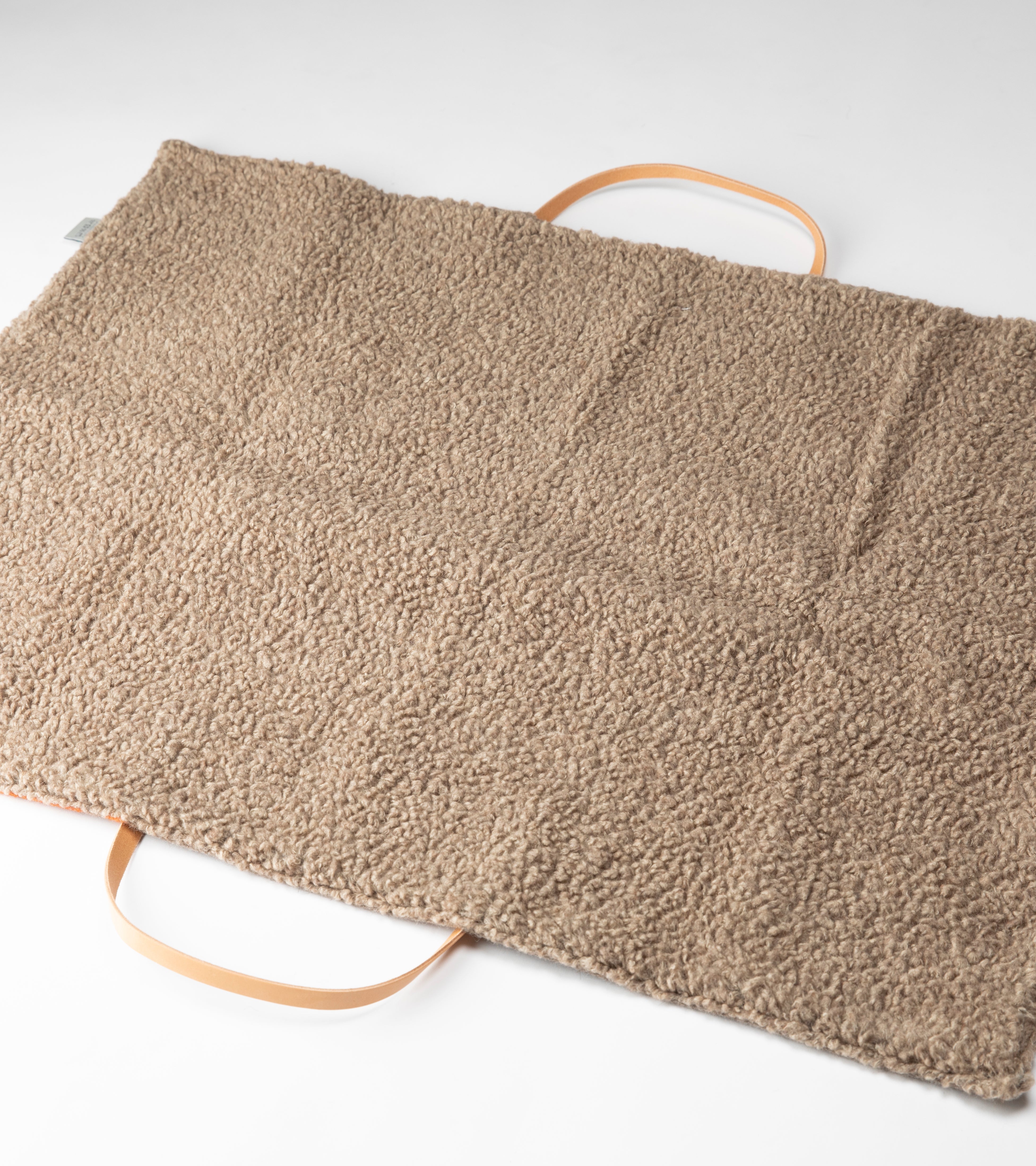 Steve Dog Travel Mat Recycled Wool