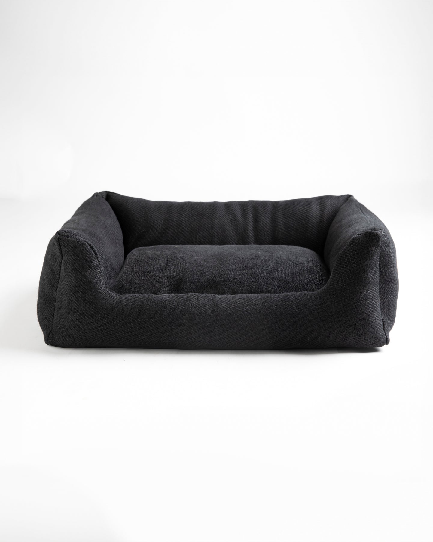 Henri - Jute Dog Bed