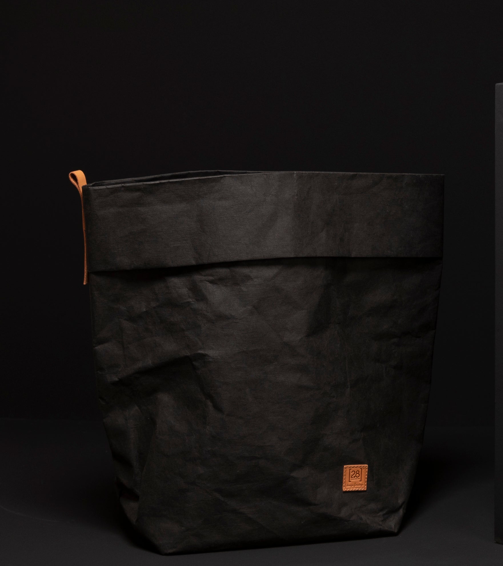 Berenice - Food & Toy Holder