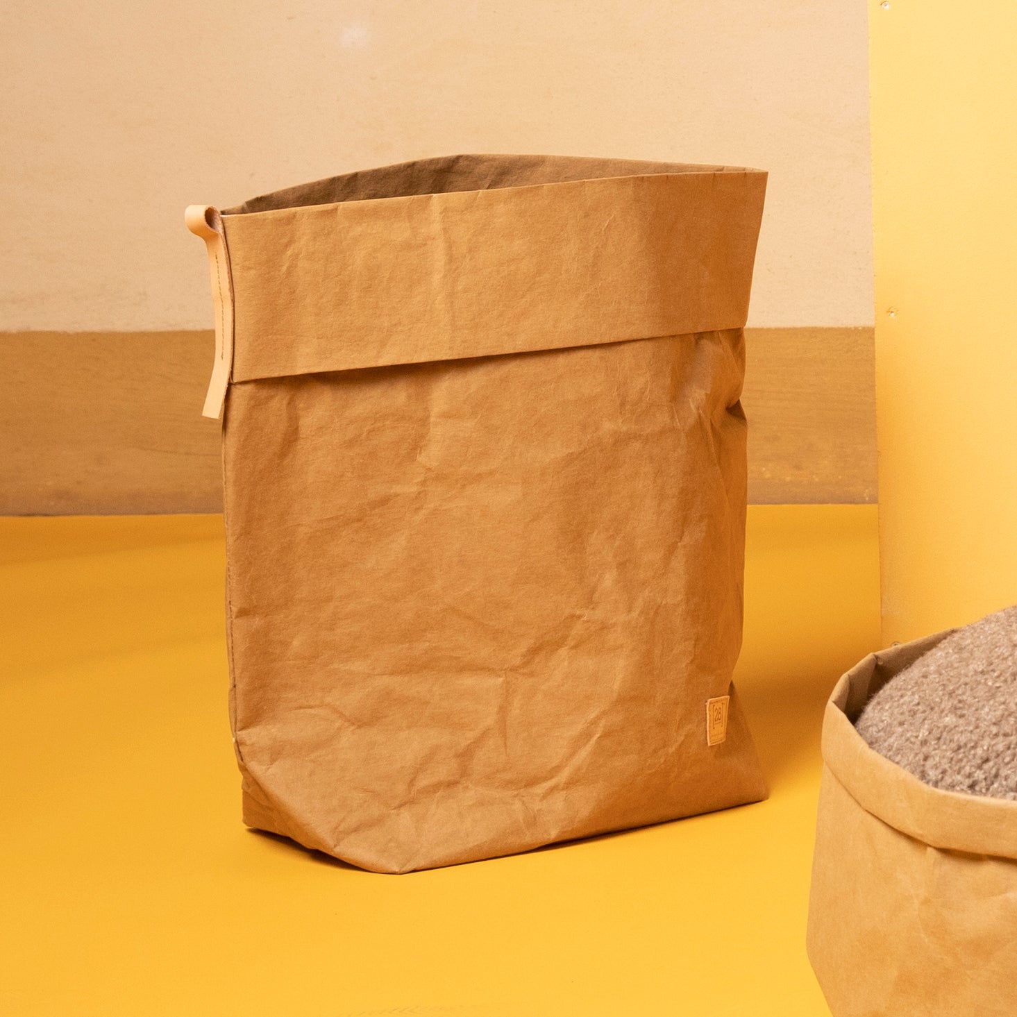 Berenice - Food & Toy Holder