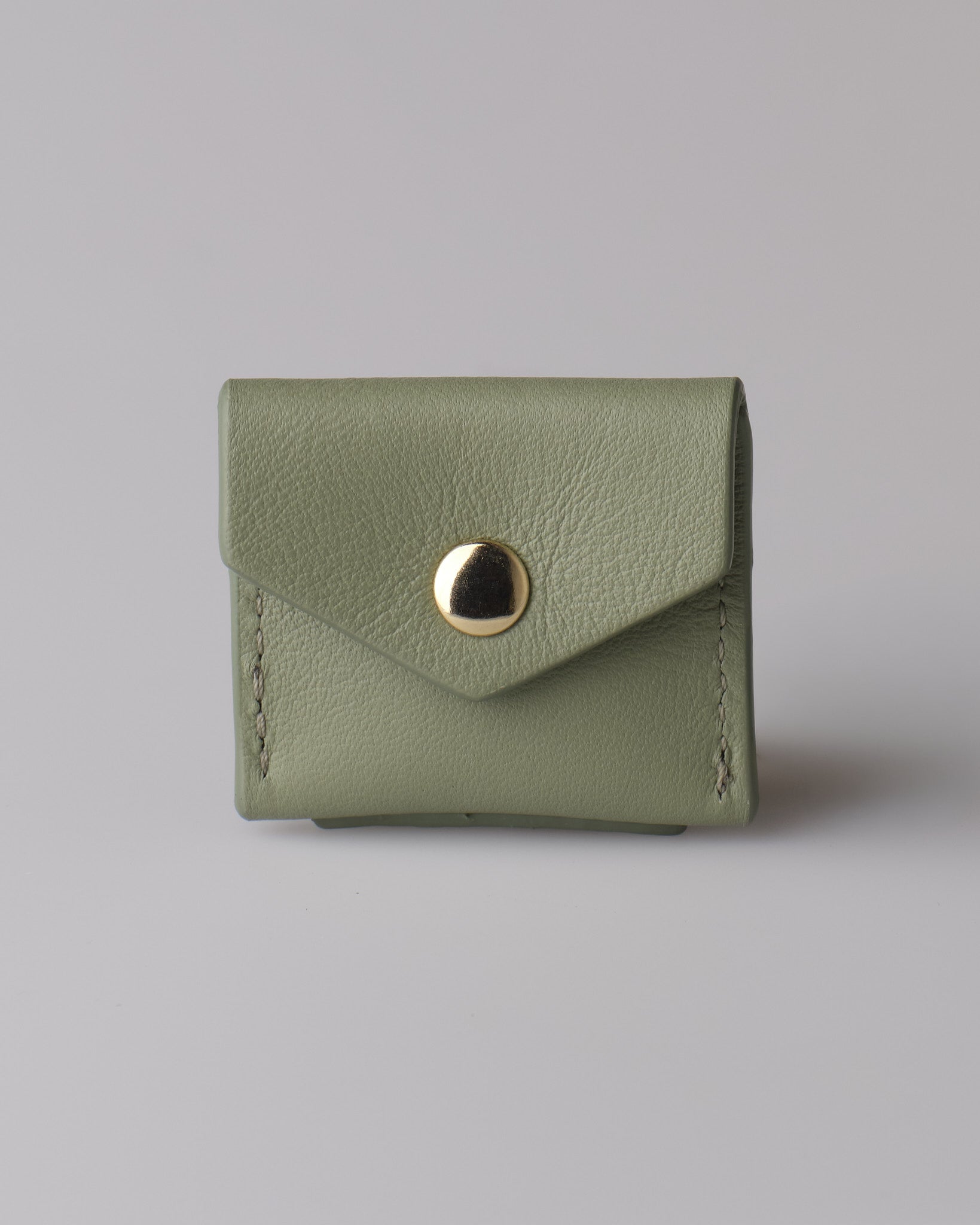 Ugo – Nappa Leather Apple AirTag® Holder for Collar