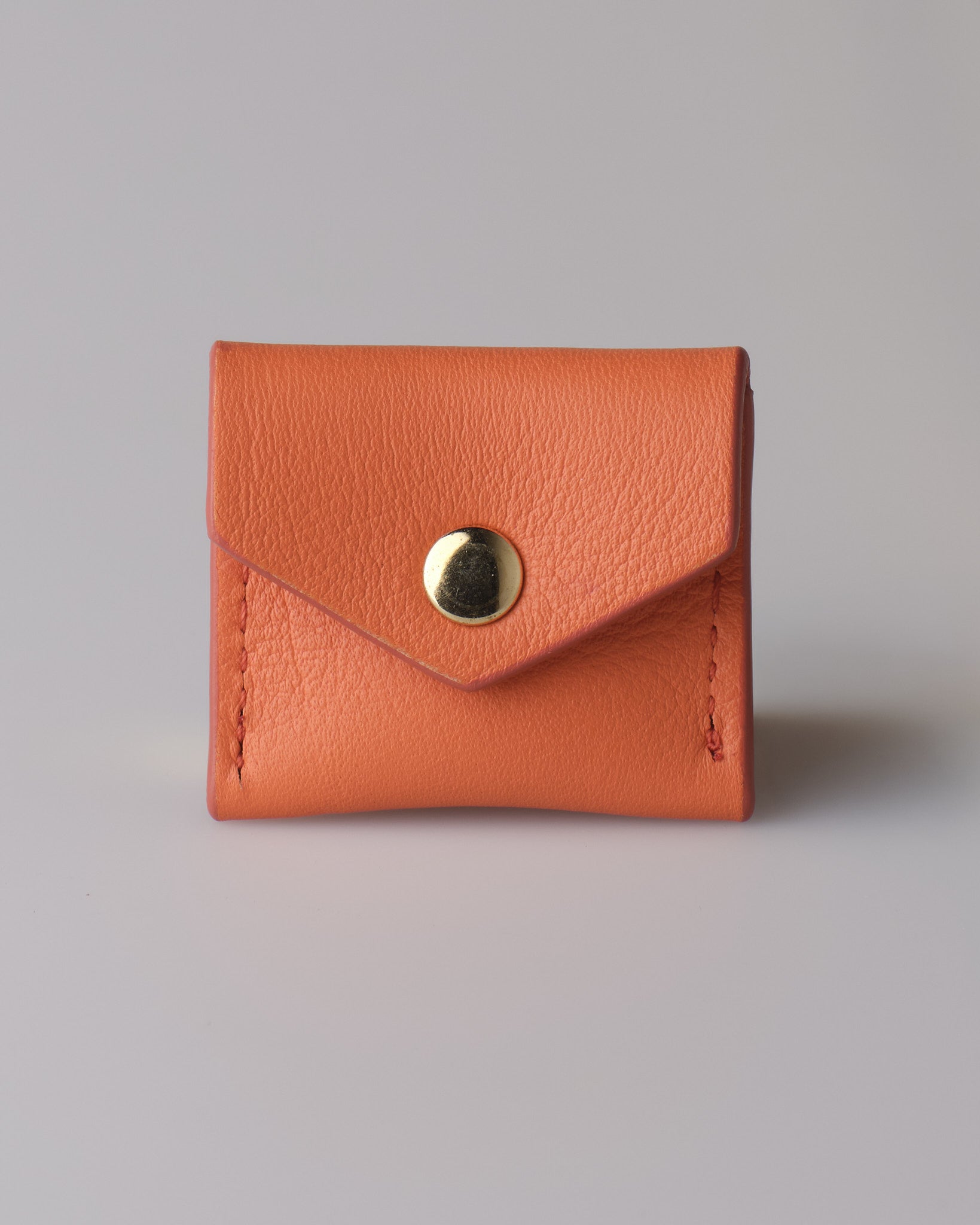 Ugo – Nappa Leather Apple AirTag® Holder for Collar