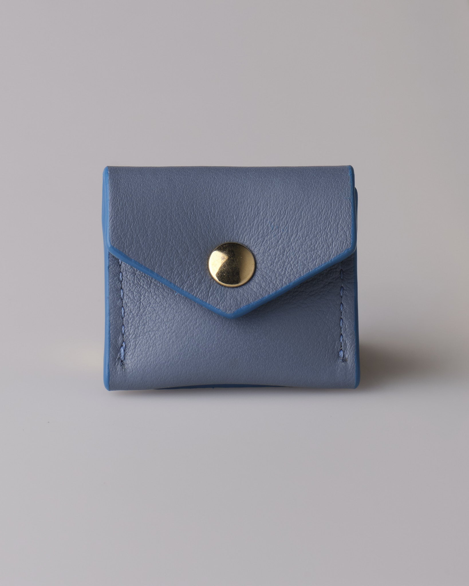 Ugo – Nappa Leather Apple AirTag® Holder for Collar