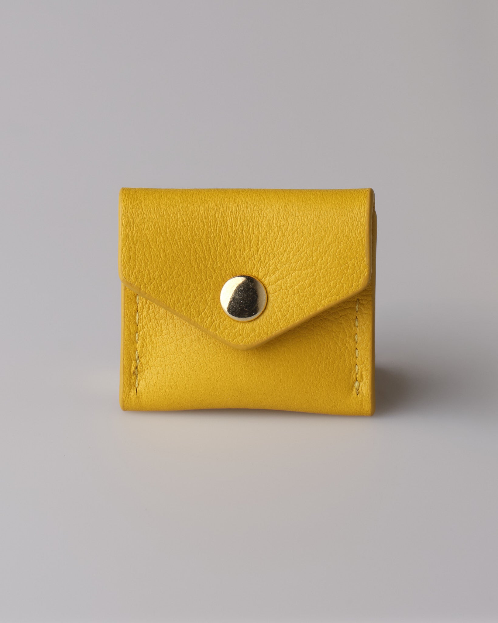 Ugo – Nappa Leather Apple AirTag® Holder for Collar