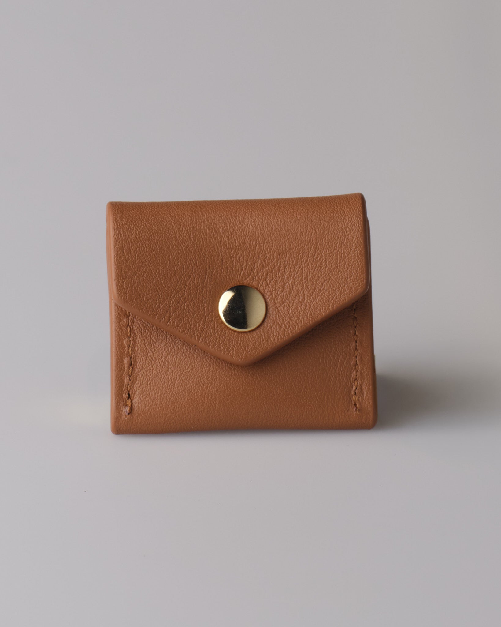 Ugo – Nappa Leather Apple AirTag® Holder for Collar