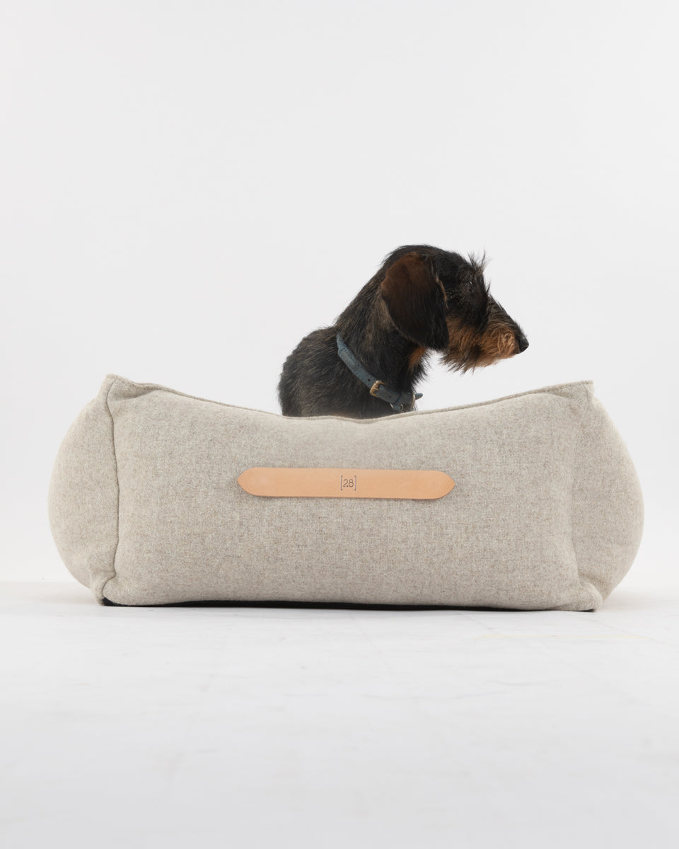 Edward – Hundebett aus Reiner Wolle
