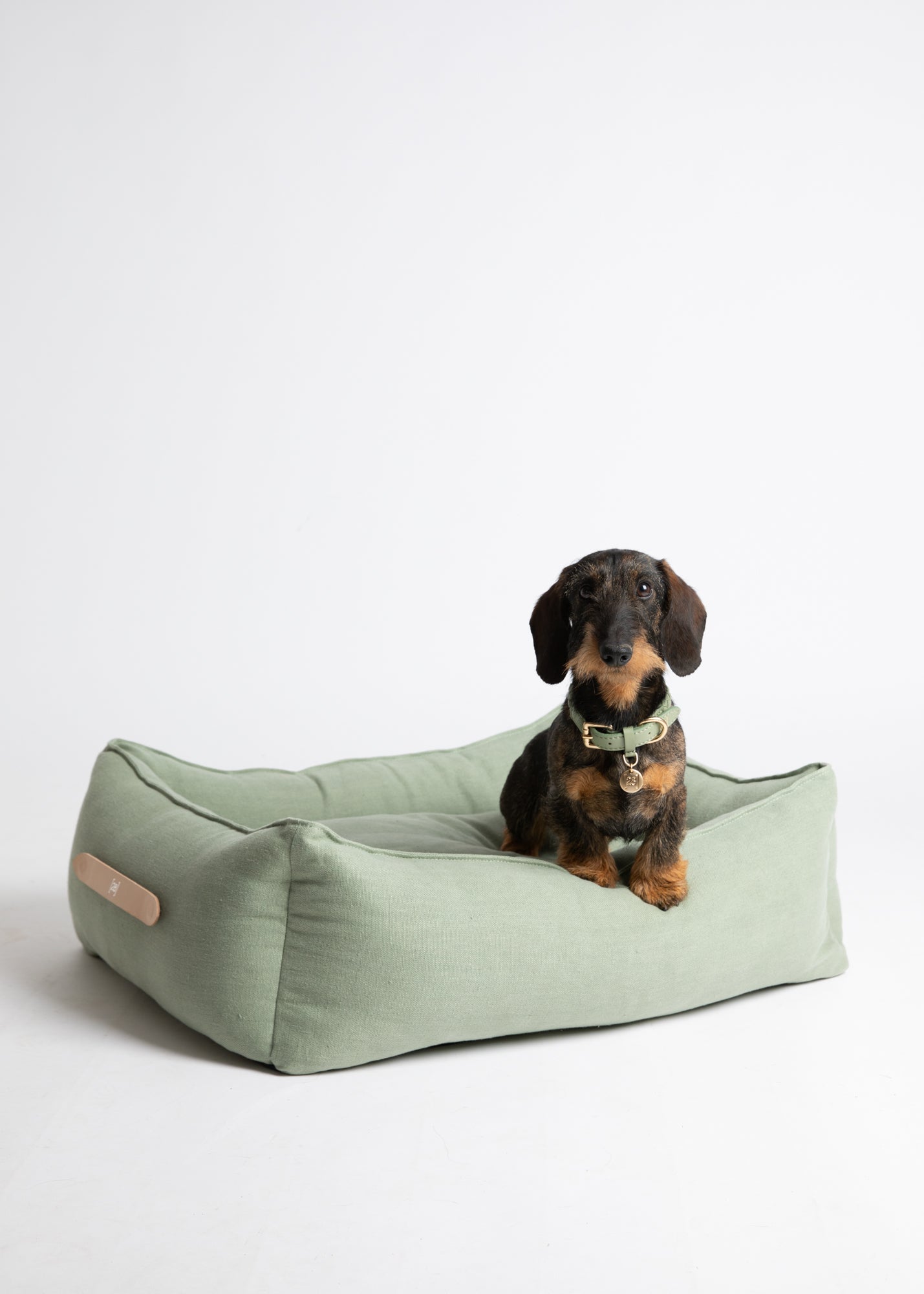 Edward - Pure Linen Dog Bed