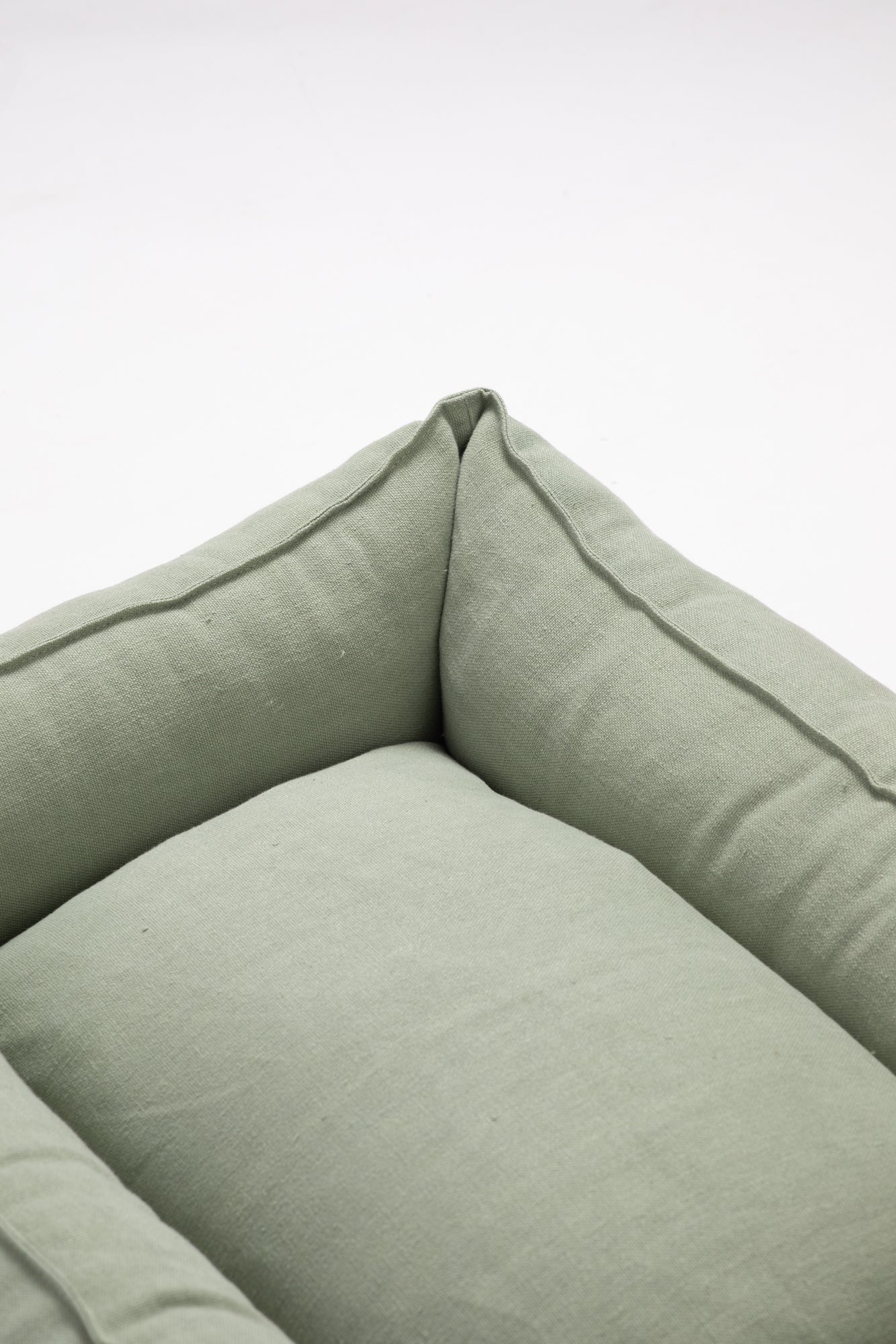 Edward - Pure Linen Dog Bed