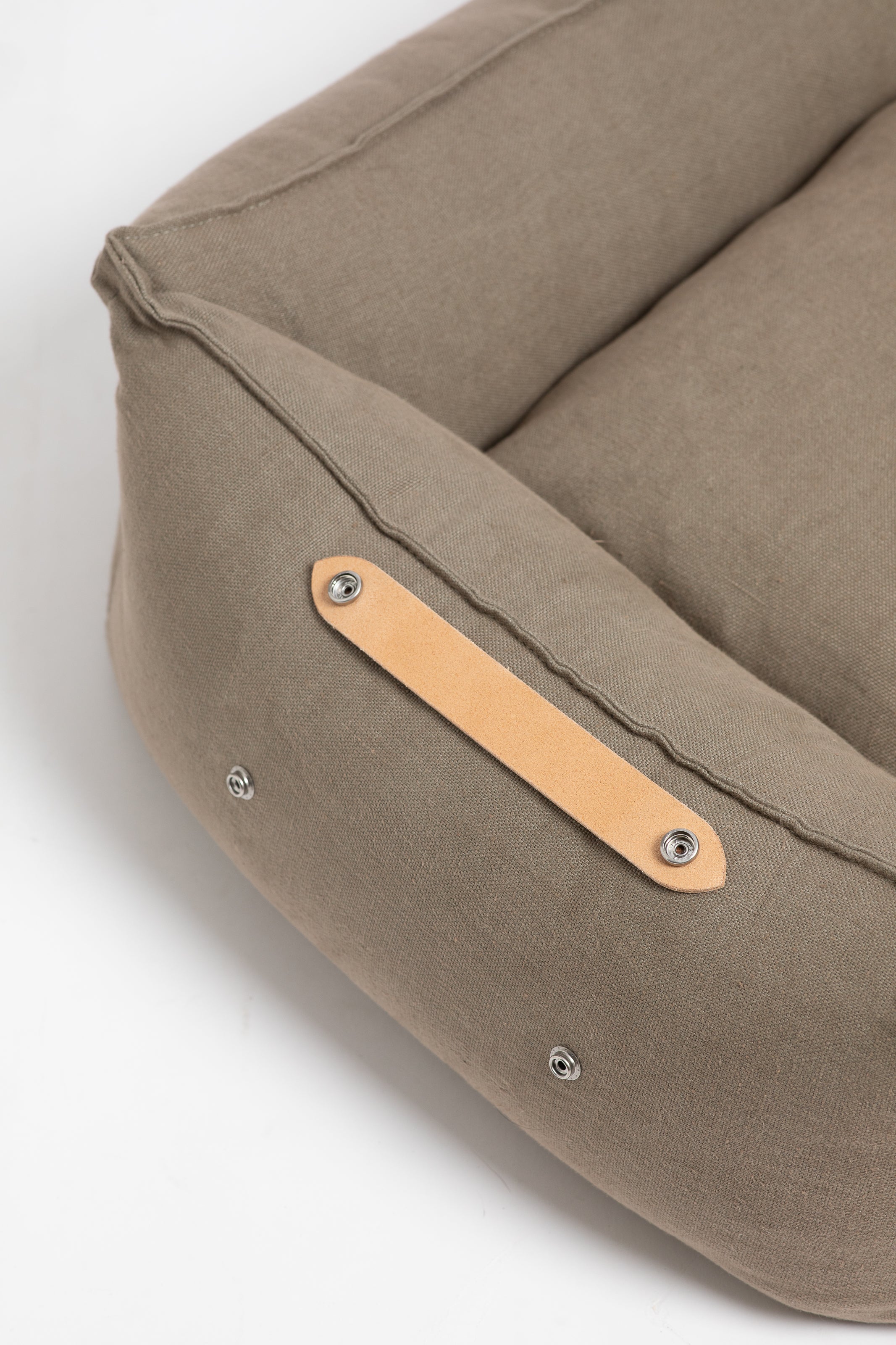 Edward - Pure Linen Dog Bed