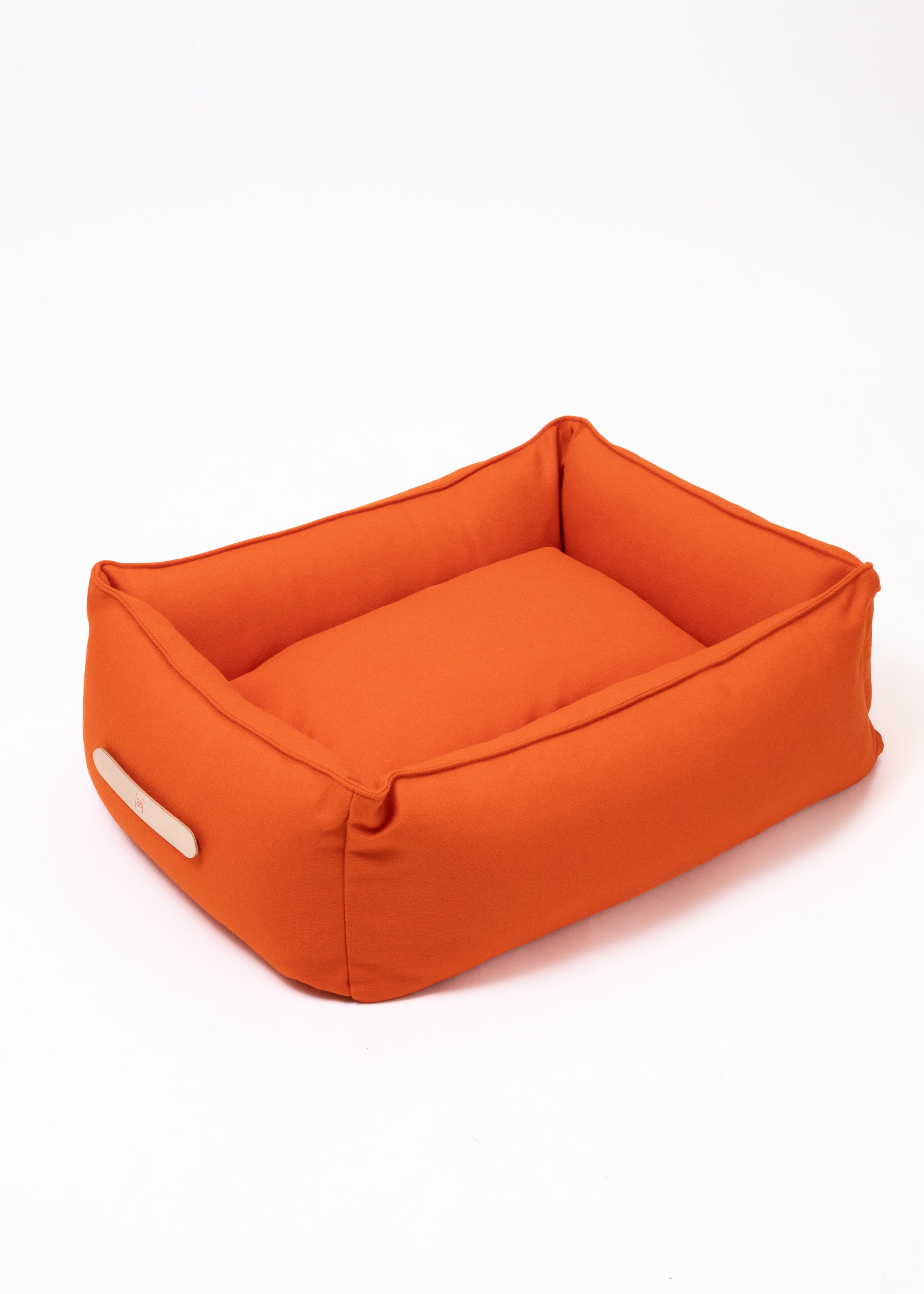 Edward – Buntes Hundebett aus reiner Wolle