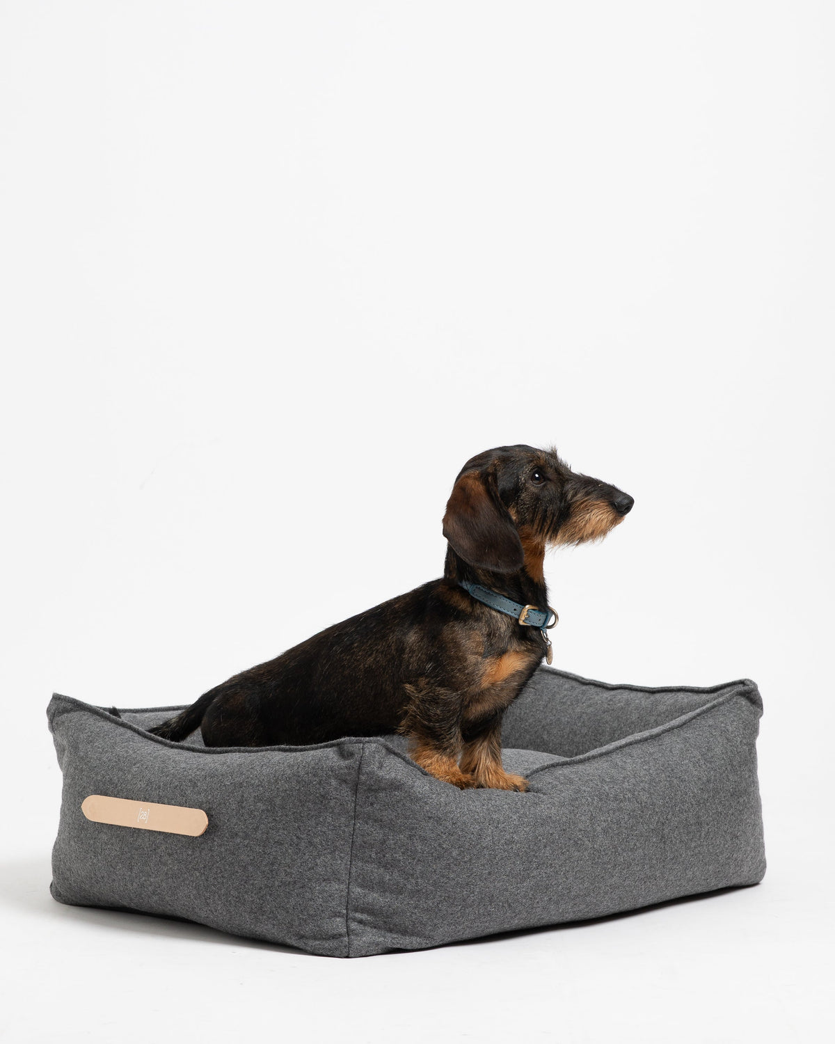 Edward – Hundebett aus Reiner Wolle