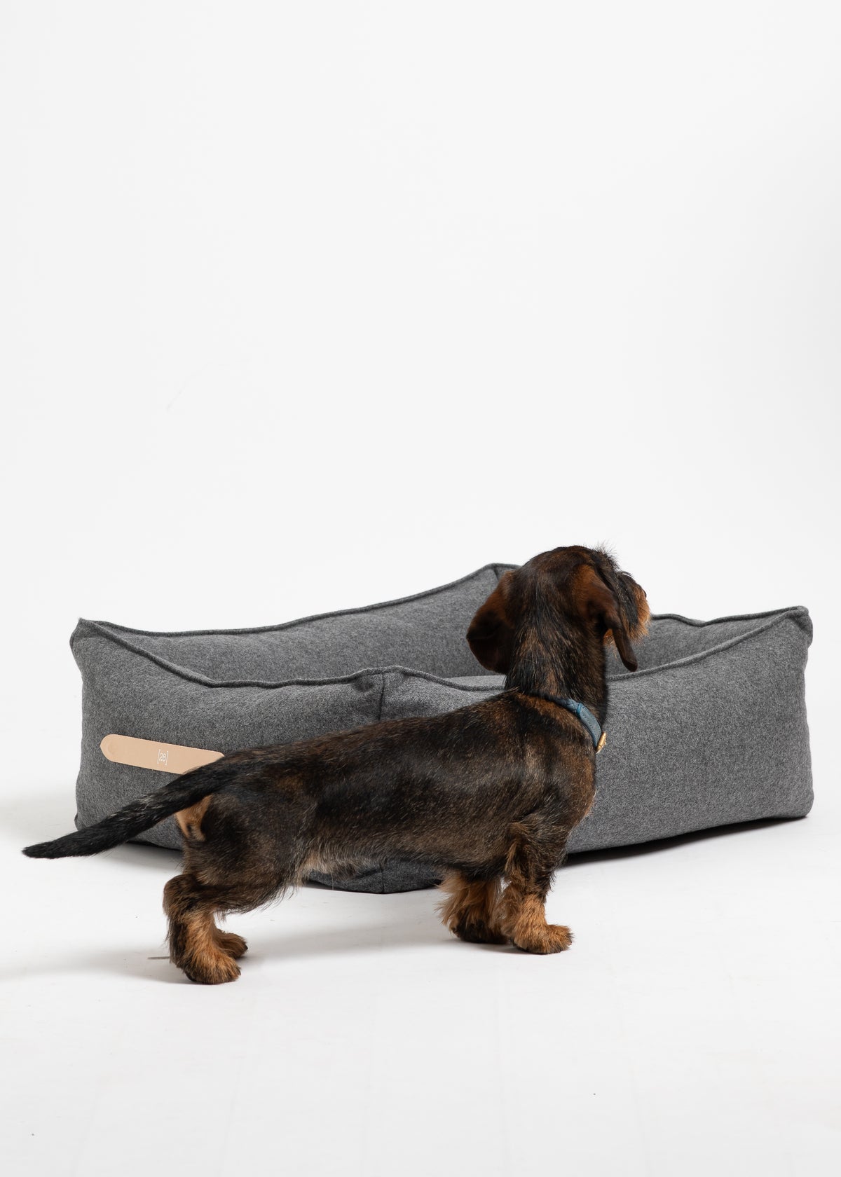 Edward – Hundebett aus Reiner Wolle