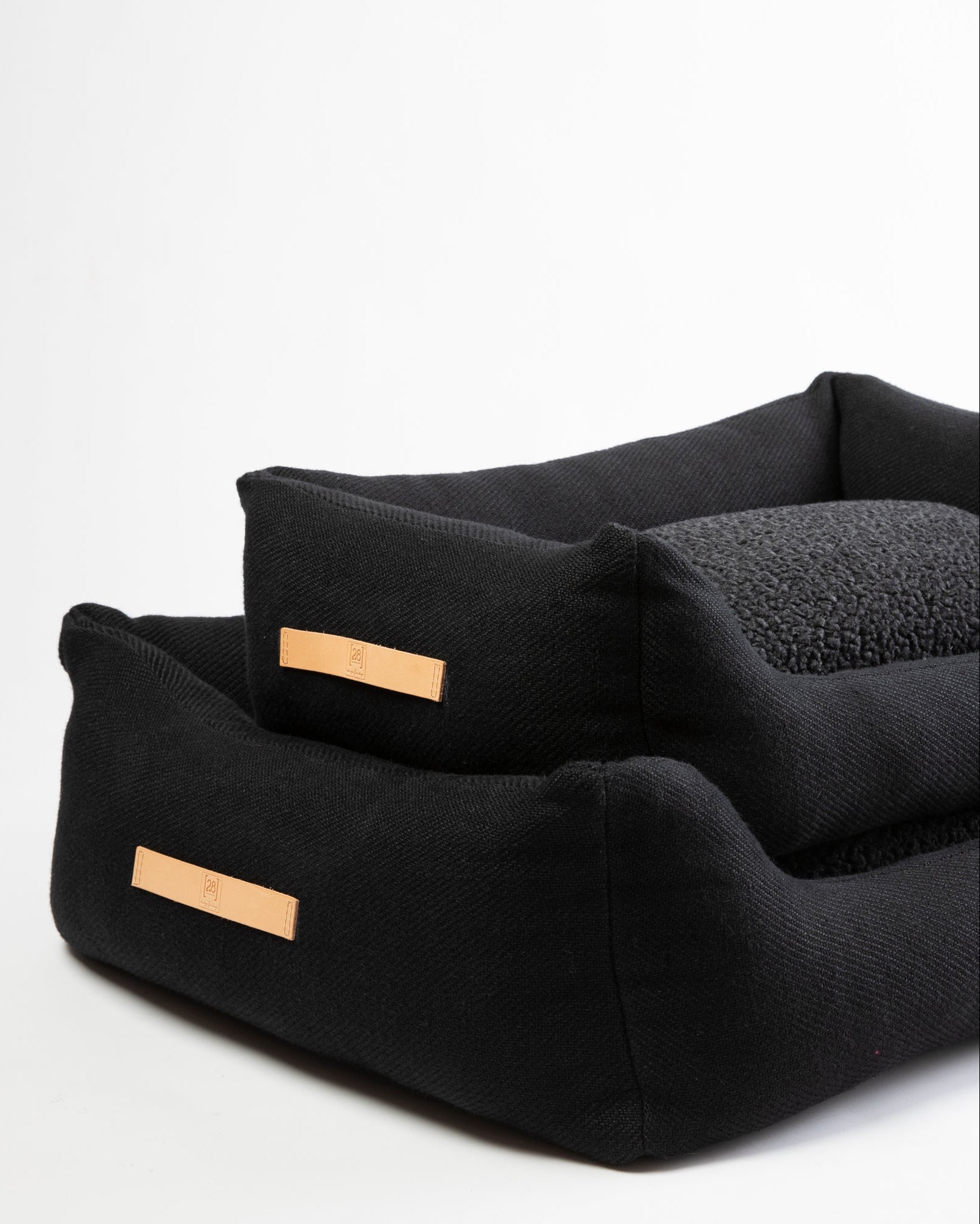 Henri - Jute Dog Bed