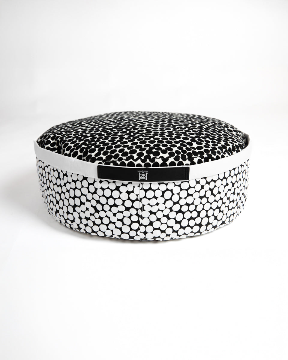 IRVING DOTTO di Paola NAVONE – Cuscino di carta