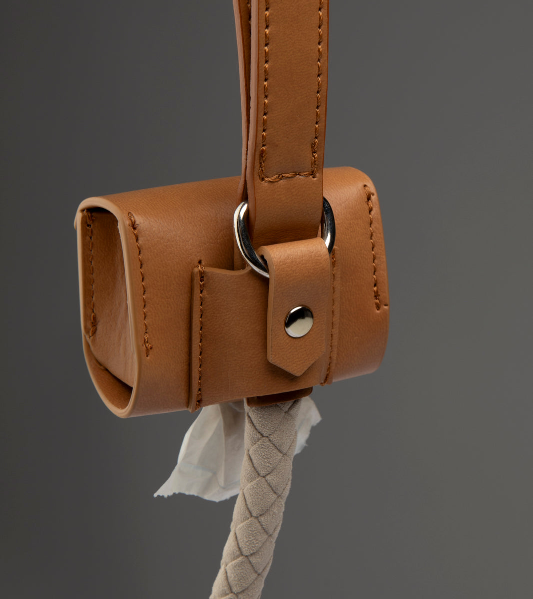 Hygienetütenhalter aus veganem Leder — Martin | Umweltfreundliches Spaziergehzubehör | Handmade in Italy