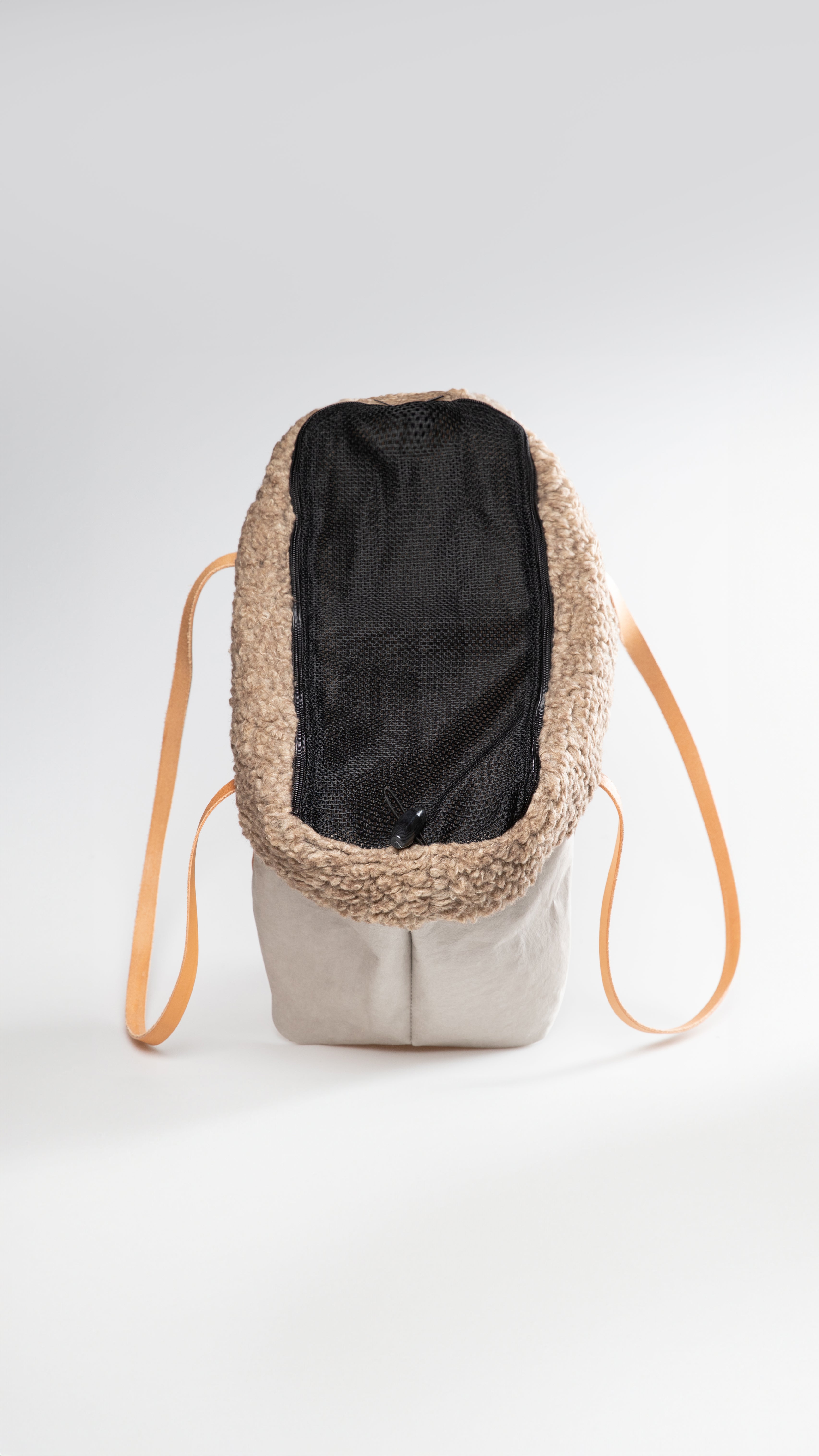 dog-bag-paper-wool-net-travel_eb88ccab-e142-4afb-9349-9f3acb37177f.jpg