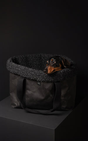 Dorothea Charcoal – Sac pour chien en laine bouclée